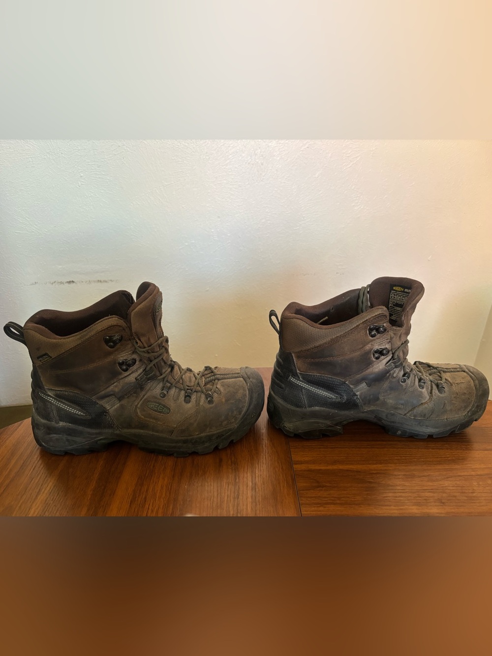 KEEN Utility work boots, Men’s US 10.5D (EU 44), ASTM F2413-18 safety-rated (EH)